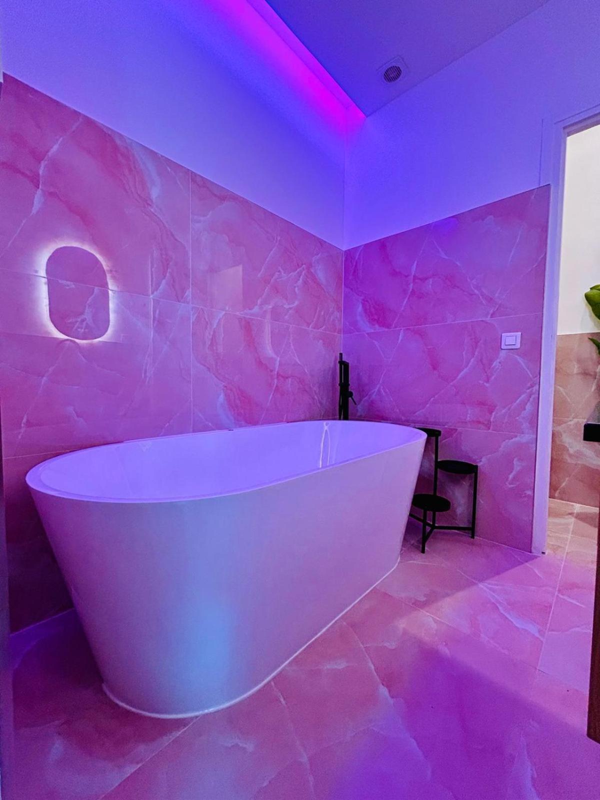 Intimate Escape - Seaside - Spa Bath - Wifi - Ac Nice Buitenkant foto
